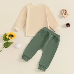 Macacão infantil com estampa floral de trator, manga longa, ideal para brincar com conforto e estilo, perfeito para diversas atividades diárias. — foto 1