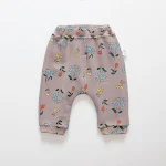 Calças de inverno coreanas infantis, com forro de veludo, modelo "big ass", roupas de bebê no atacado. Conforto e calor para o inverno. — foto 3