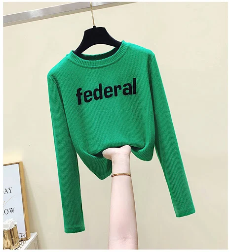 Title 3, Top a maniche lunghe da donna con design casual...