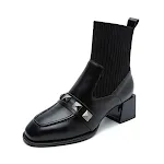 Botas finas com salto médio, salto grosso e salto alto estilo Dr. Martens. Conforto e estilo com meias finas, perfeitas para um visual moderno e urbano. — foto 6