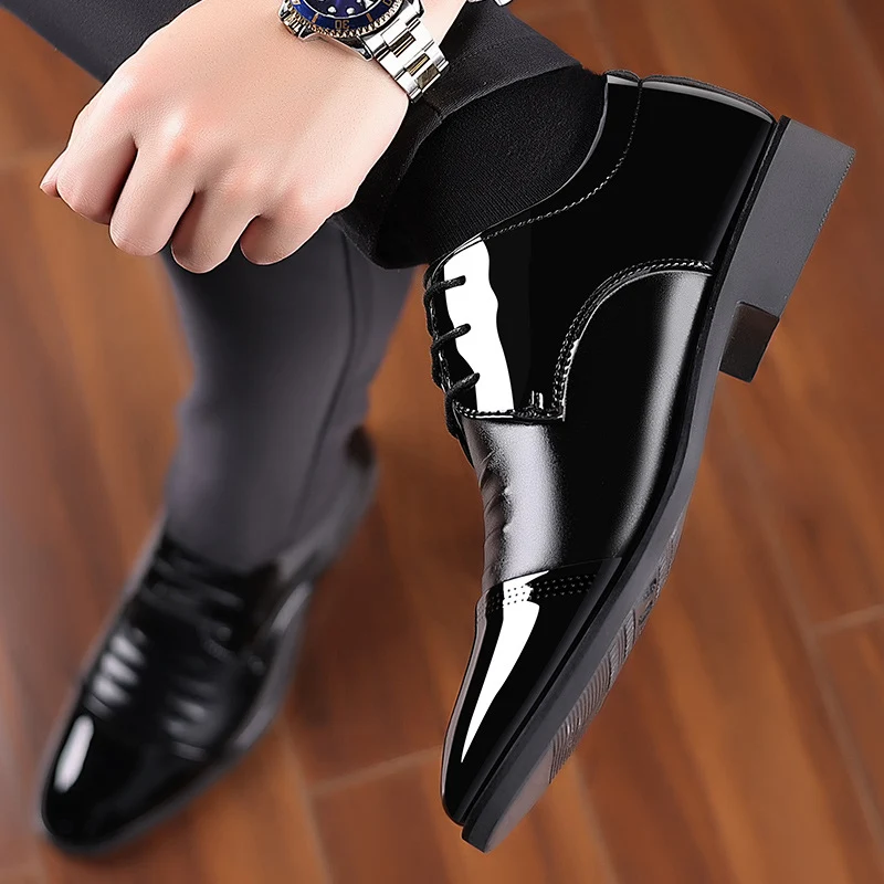 Casual herenschoenen van glanzend lakleer met spitse neus, stijlvol en comfortabel voor elke gelegenheid. — foto 3
