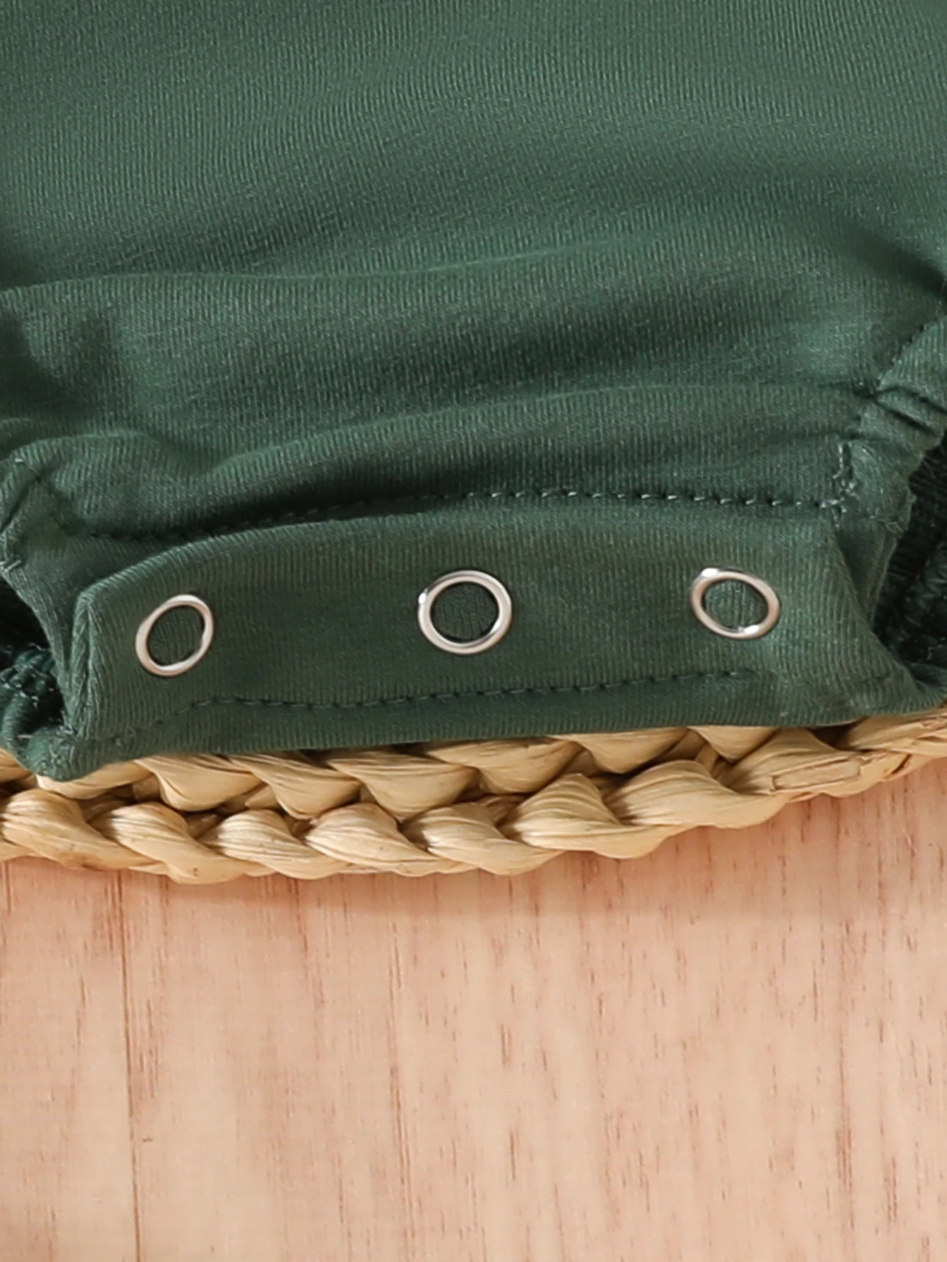Macacão infantil com triângulo Manga longa Moletom com bolso Roupa de bebê confortável e quentinha Ideal para brincar e explorar com liberdade — foto 14