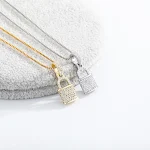 Colar feminino de prata S925 com pequeno cadeado, moda nicho. Um acessório elegante e delicado para realçar seu estilo único. — foto 2