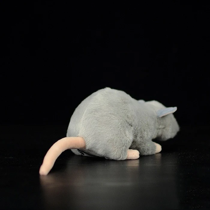 Boneca de pelúcia de rato cinza pequena e fofa. Companheiro perfeito para crianças. Ideal para abraçar e brincar, estimula a imaginação. — foto 7