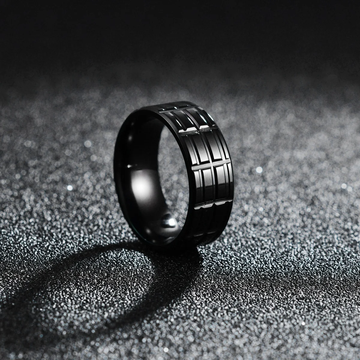 Anel masculino de aço inoxidável com banho preto Elegância e durabilidade Design moderno Perfeito para uso diário e eventos especiais Joia masculina — foto 6