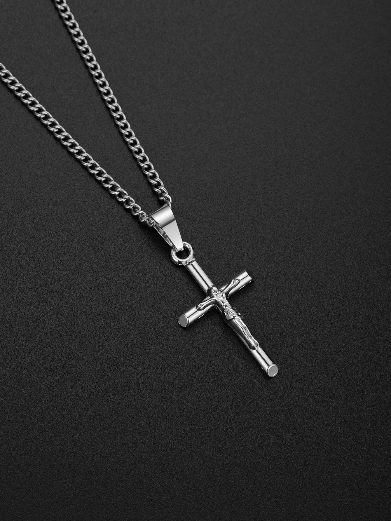 Colar Personalizado de Aço Titânio de Alta Qualidade para Homens Minoritários, Elegância e Durabilidade. Um Acessório Único. — foto 6