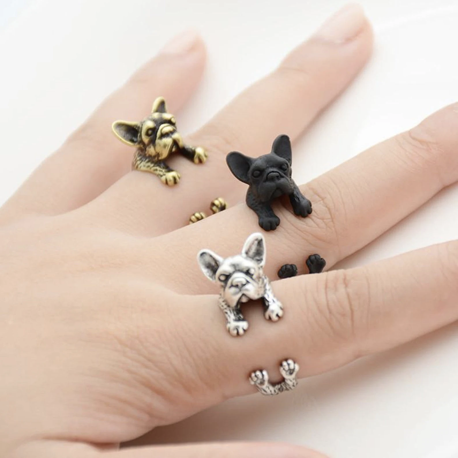 Anel Envolvente Animal Joia de Moda. Expresse seu amor pelos animais com este acessório estiloso e único. Perfeito para qualquer ocasião. — foto 2