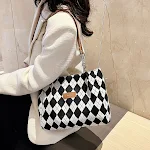 Borsa a spalla da donna grande, tote bag capiente per trasportare tutto l'essenziale con stile e comodità, perfetta per l'uso quotidiano. — foto 7