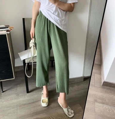 Elastic pleated pants for women, offering ultimate comfort and style. Enjoy a perfect fit and all-day wear in these vers — photo 4