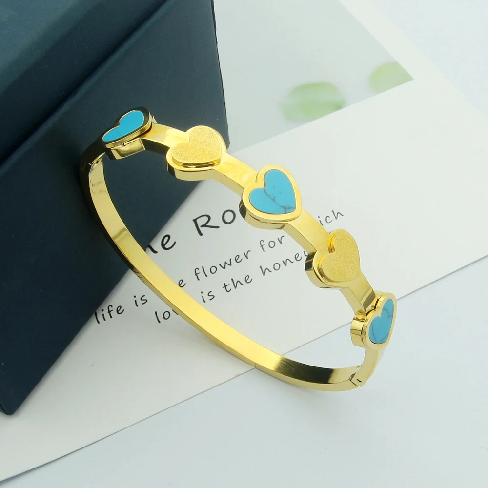 Pulseira de coração pêssego azul frost, um acessório encantador para realçar seu estilo, ideal para presentear e adicionar um toque romântico ao seu visual. — foto 6
