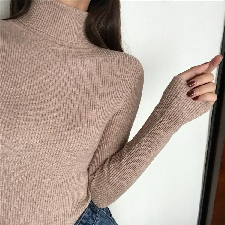 Title 3, Camisola de gola alta feminina