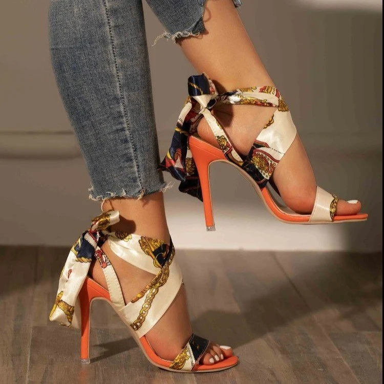 Title 2, Groothandel bedrukte veterschoenen