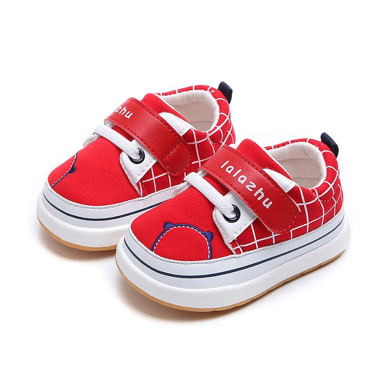 Functionele kinderschoenen Peuterschoenen voor baby's en peuters. Ontworpen voor comfort en ondersteuning, bevordering van de gezonde ontwikkeling. — foto 7