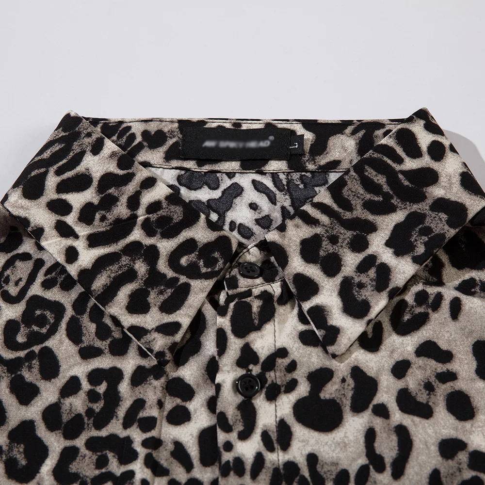 Camisa masculina com estampa de leopardo vintage da moda americana. Conforto, estilo retro e visual moderno e ousado para diversas ocasiões. — foto 12