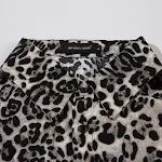 Camisa masculina com estampa de leopardo vintage da moda americana. Conforto, estilo retro e visual moderno e ousado para diversas ocasiões. — foto 12