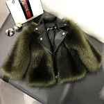 Kinder wollen trui imitatie vossenbont jas. Warm en zacht, ideaal voor de winter. Comfortabel, stijlvol en beschermt tegen de kou. — foto 1