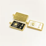 Pingente de tarô com efeito de óleo escorrido. Um acessório de moda único para expressar seu estilo e personalidade com mistério. — foto 1