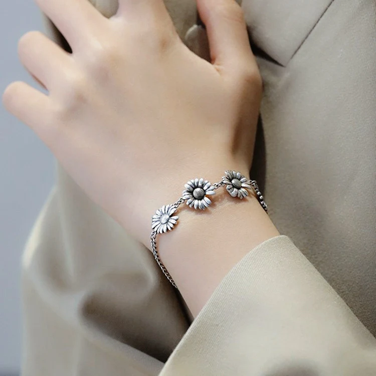 Title 1, Pulseira vintage tailandesa de prata com pequen...