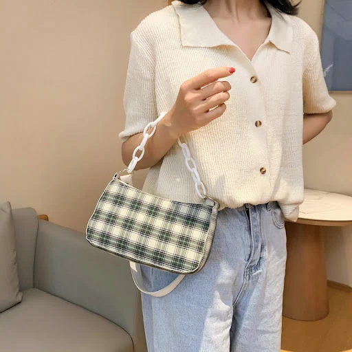 Title 2, Plaid crossbody baguette underarm bag, an all-m...