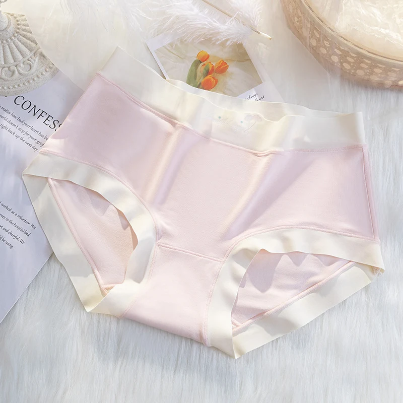 Women's Mulberry Silk Crotch Underwear, Mid-Waist, Comfortable and Breathable for luxurious comfort and all-day freshnes — photo 1