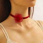 Colar feminino de renda preto vintage para um toque clássico e elegante. Ideal para complementar seu look com charme e sofisticação. Perfeito para diversas ocasiões. — foto 4