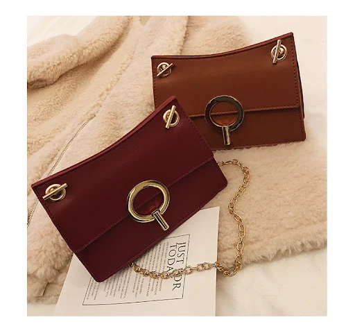 Title 48, Bolsa Quadrada Pequena Lingge com Corrente Perf...