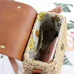 Borsa messenger in paglia intrecciata antica, perfetta per la spiaggia. Realizzata a mano, ideale per un look estivo e per trasportare l'essenziale. — foto 3