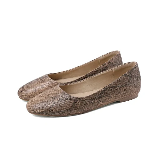 Title 6, Womens large size snake pattern pumps, comfort...