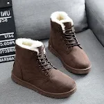 Botas Martin femininas de cano curto com cadarço e salto baixo, ideais para estudantes. Conforto e estilo para o dia a dia. — foto 3