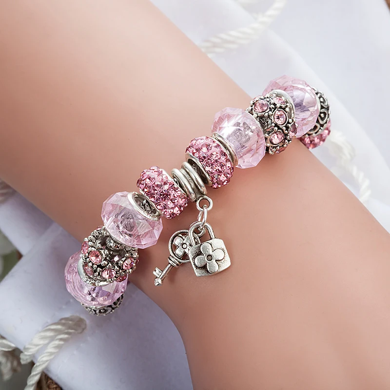 Chaveiro pingente com miçangas de vidro de furo grande e pulseira com contas de moda. Conjunto estiloso para um visual completo. — foto 17