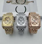 Relógio de quartzo com pulseira de diamantes para mulheres. Sofisticação e brilho no seu pulso. Combine elegância e precisão em cada detalhe. — foto 10