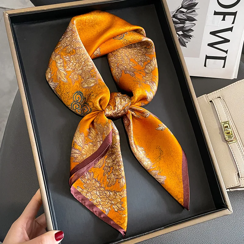 Lenço de seda estampado de moda feminina Adicione um toque de elegância e sofisticação ao seu visual. Leve, versátil e perfeito para diversas ocasiões. — foto 8