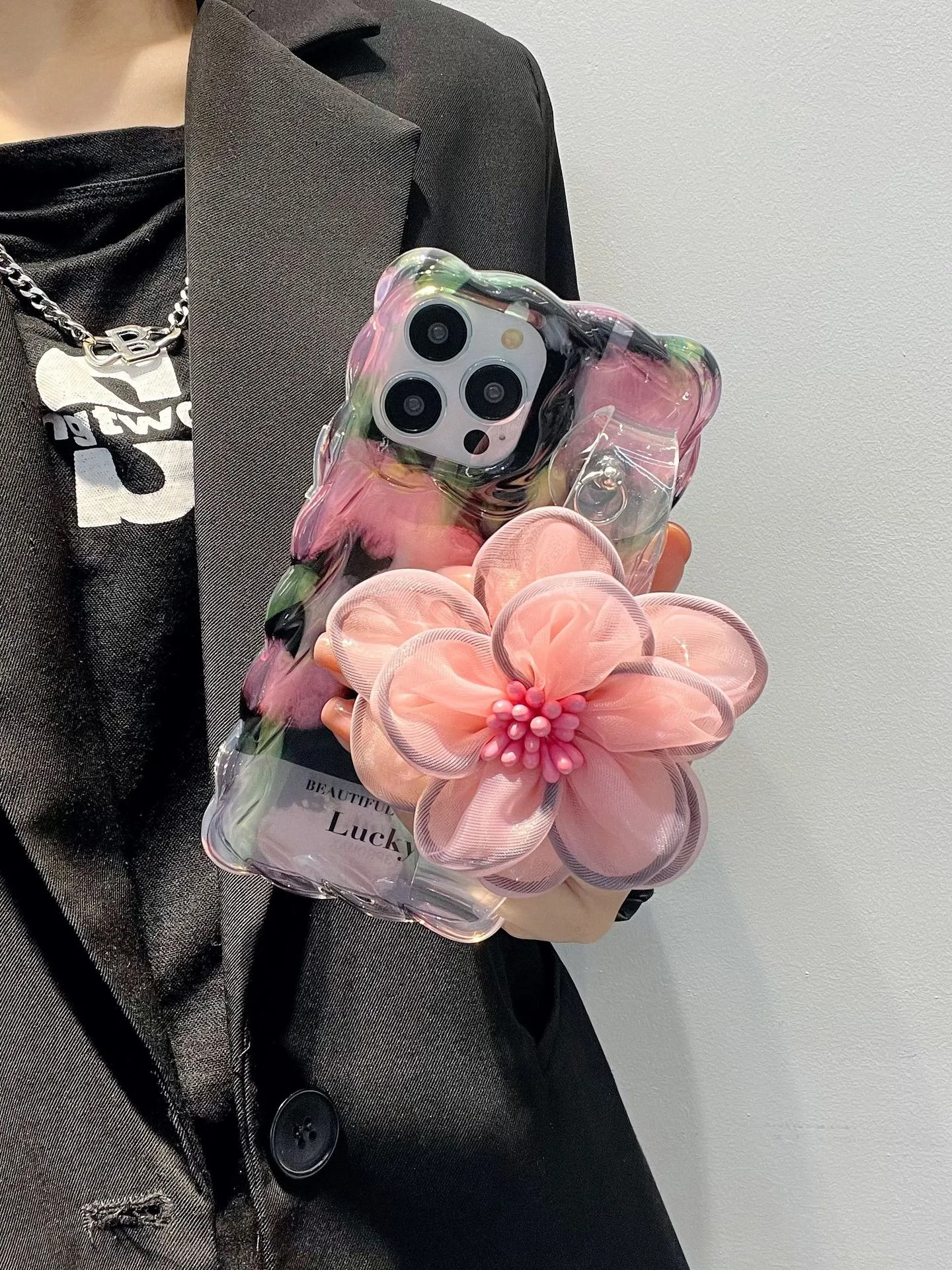 Title 7, Capinha de celular personalizada com alça de pu...