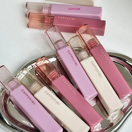 Title 4, White Lipstick & Lip Glaze for Bold Looks. Defi...