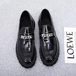 Scarpe casual da uomo in pelle verniciata con plateau lucido, perfette per affari e tempo libero, eleganti e comode per un look impeccabile. — foto 1
