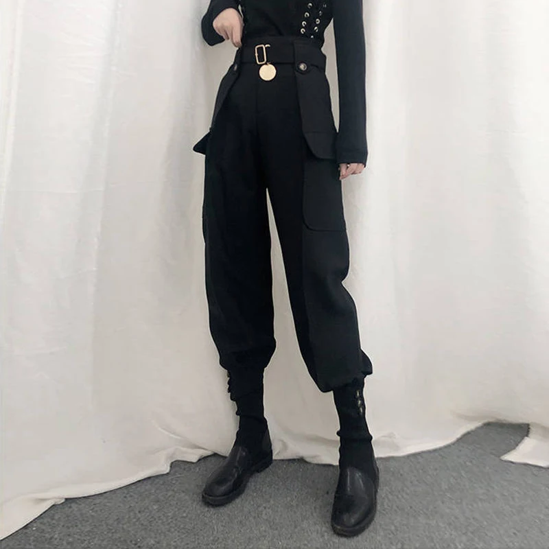 High-waisted strapping overalls for women offering a stylish and comfortable fit. Versatile design perfect for everyday — photo 3