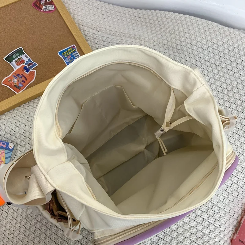 Bolsa de ombro para universitários japoneses, ideal para aulas e deslocamentos diários. Leve seus livros e materiais com conforto e praticidade. — foto 9