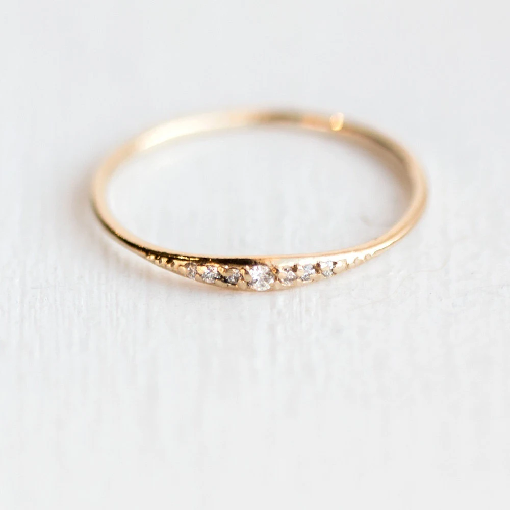 Anel de diamante pequeno de casamento para mulheres europeias e americanas, ideal para noivados e celebrações. — foto 2