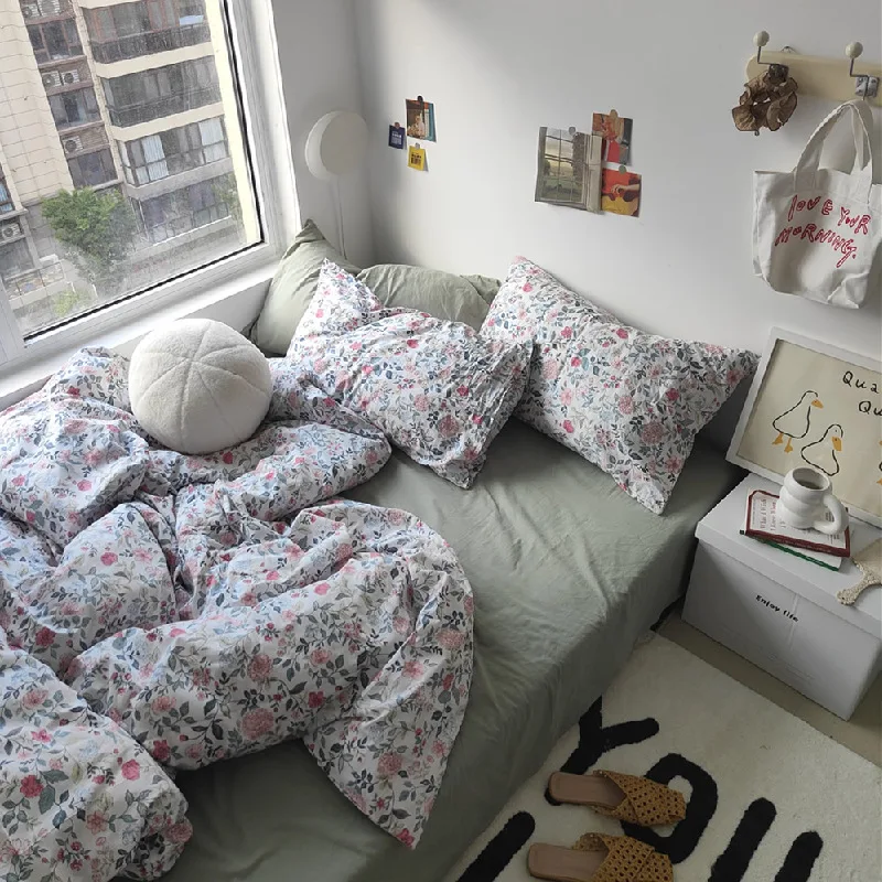 Retro Frans bloemen katoenen vierdelige set, perfect voor een charmante slaapkamer, zorgt voor comfort en een vleugje nostalgie voor een goede nachtrust. — foto 34