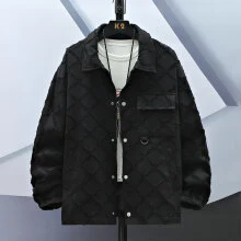 Giacca da uomo in poliestere, ampia e alla moda. Comfort e stile si uniscono in questo capo versatile, perfetto per un look casual e moderno. — foto 2
