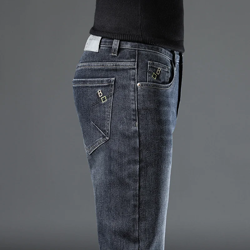 Heren elastische loose jeans voor vier seizoenen. Comfortabele en losvallende jeans, ideaal voor dagelijks gebruik en alle weersomstandigheden. — foto 7
