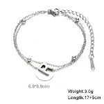 Pulseira com pingente de 26 letras em aço titânio cortado, corrente dupla, design elegante e resistente. Um acessório perfeito e presente ideal. — foto 14