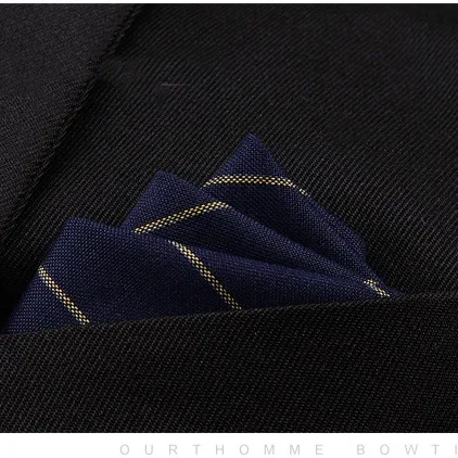 Terno masculino de algodão listrado com bolsos e lenço quadrado, perfeito para diversas ocasiões, oferecendo conforto, estilo e elegância. — foto 6