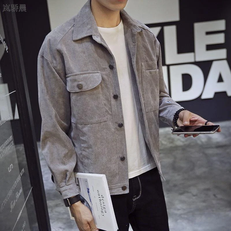 Giacca di jeans da uomo, trendy e ampia, stile utilitario, perfetta per un look casual e alla moda. Comoda e versatile, adatta a ogni occasione. — foto 3