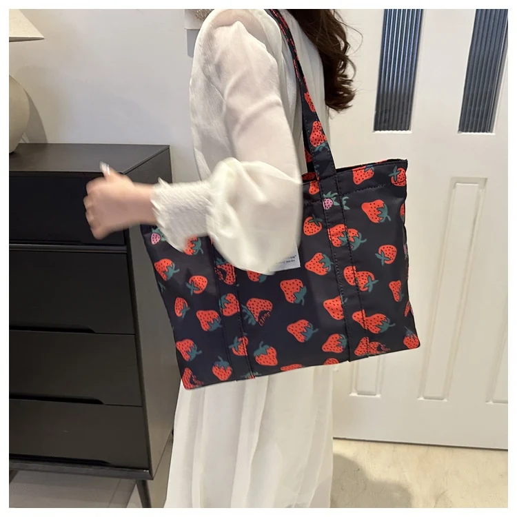 Title 9, Large Capacity Floral Nylon Shoulder Bag Perfec...