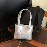 Borsa a mano da donna portatile con strass e texture di nicchia. Elegante e compatta, perfetta per ogni occasione, aggiungendo un tocco di lusso al tuo look. — foto 4