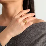 Anel de aço inoxidável com banho de ouro 18K, não desbota, com design de árvore oca para um estilo hip hop com personalidade e versátil. — foto 4