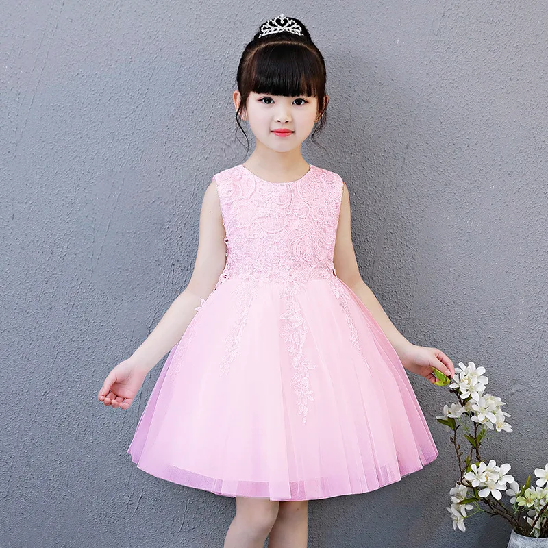 Vestido saia coreano infantil para meninas com renda dourada e apliques. Conforto e charme para sua pequena. Ideal para festas e eventos. — foto 5
