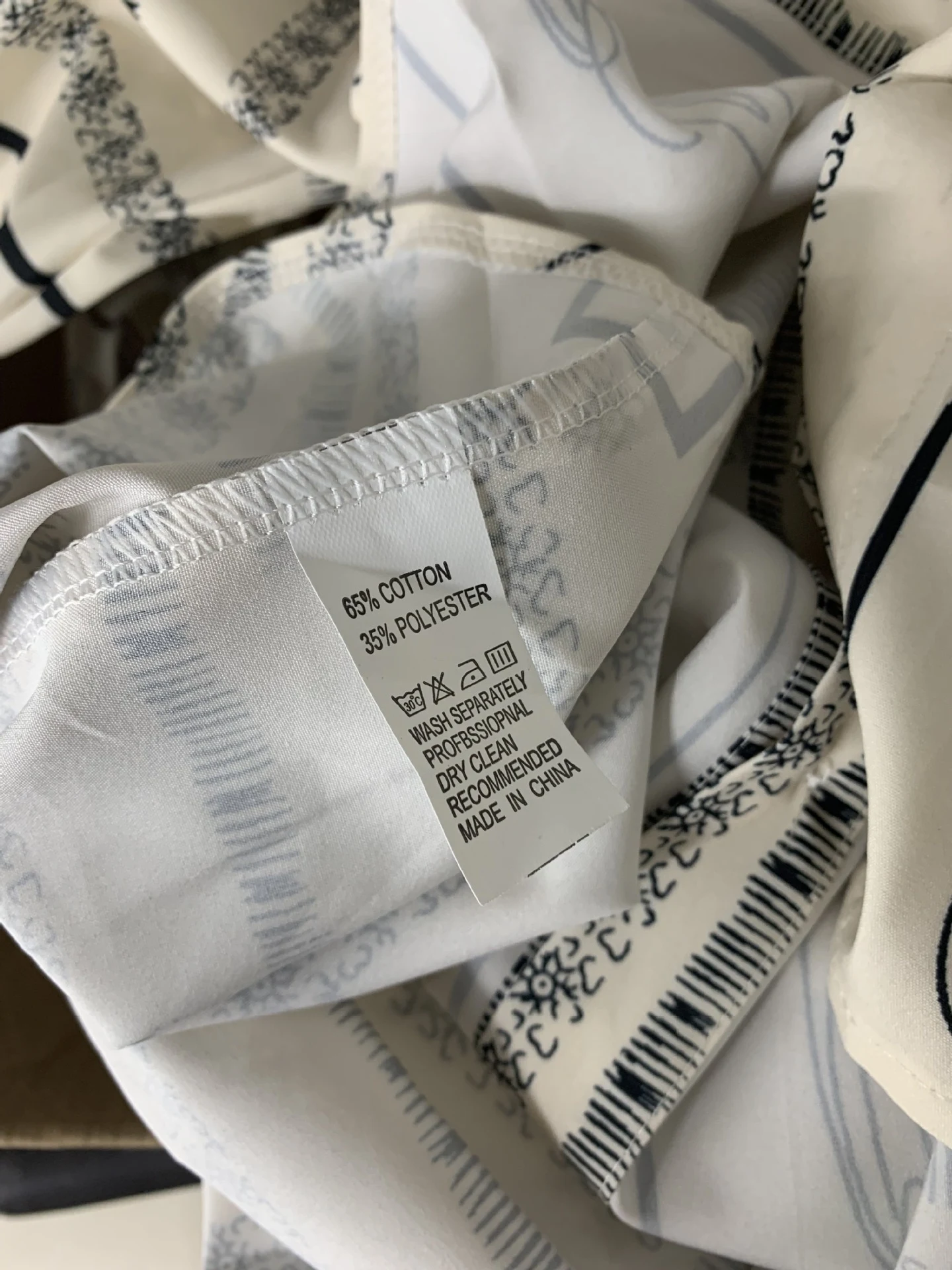 Conjunto de dos piezas para el hogar, camisa de manga larga y pantalones estampados, comodidad y estilo para relajarse en casa. — foto 2