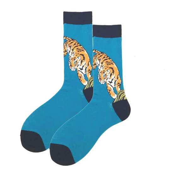 Mid-calf length men's cotton socks with a geometric stripe pattern. Experience comfort and style. Perfect for everyday w — photo 6